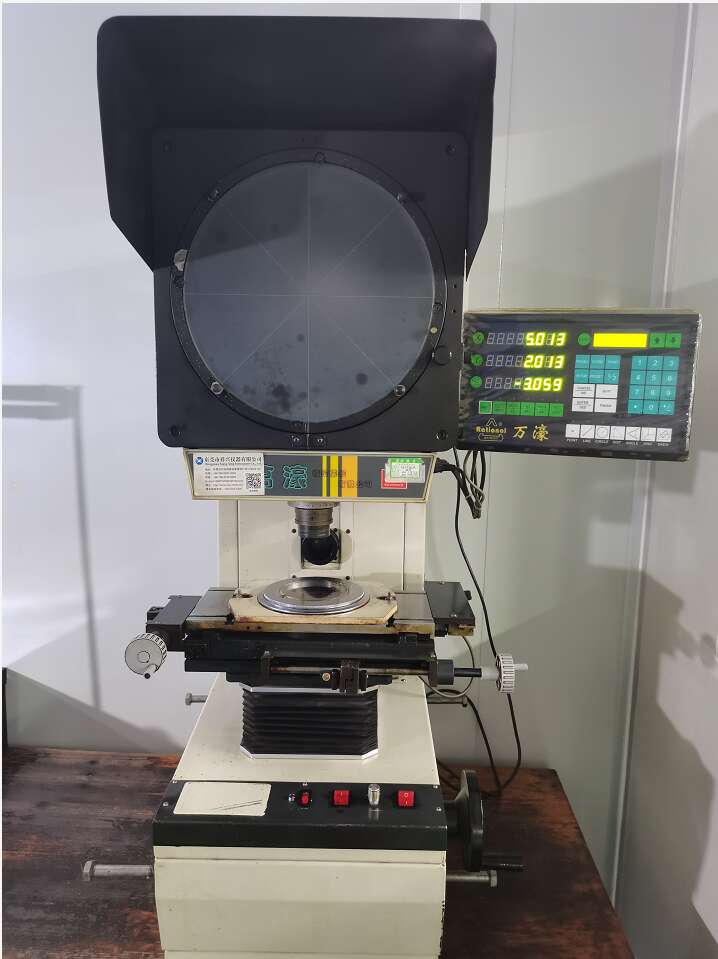 Profile Projector for Precision Measurement