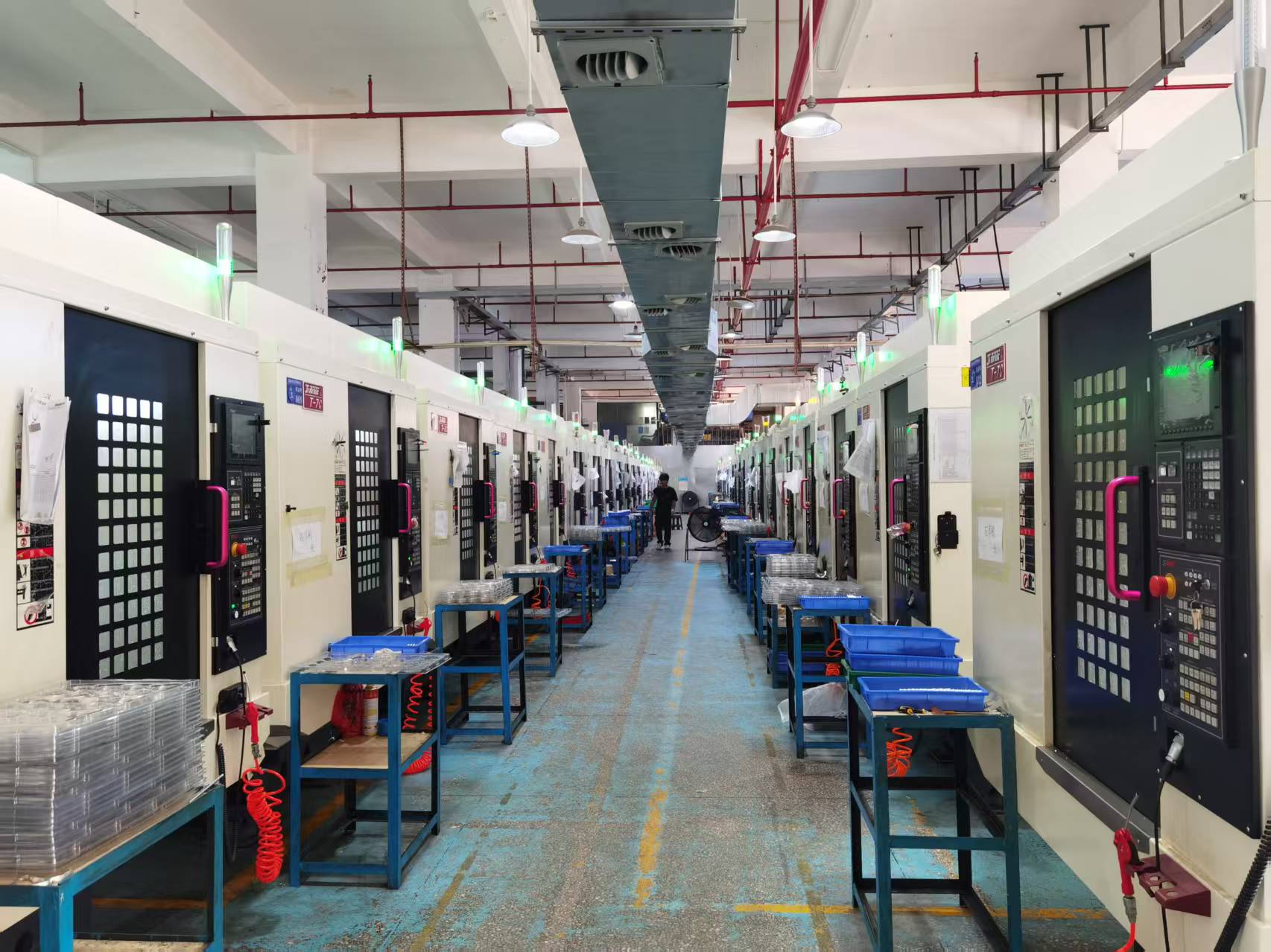 Multi-Axis CNC Machining Center High Precision
