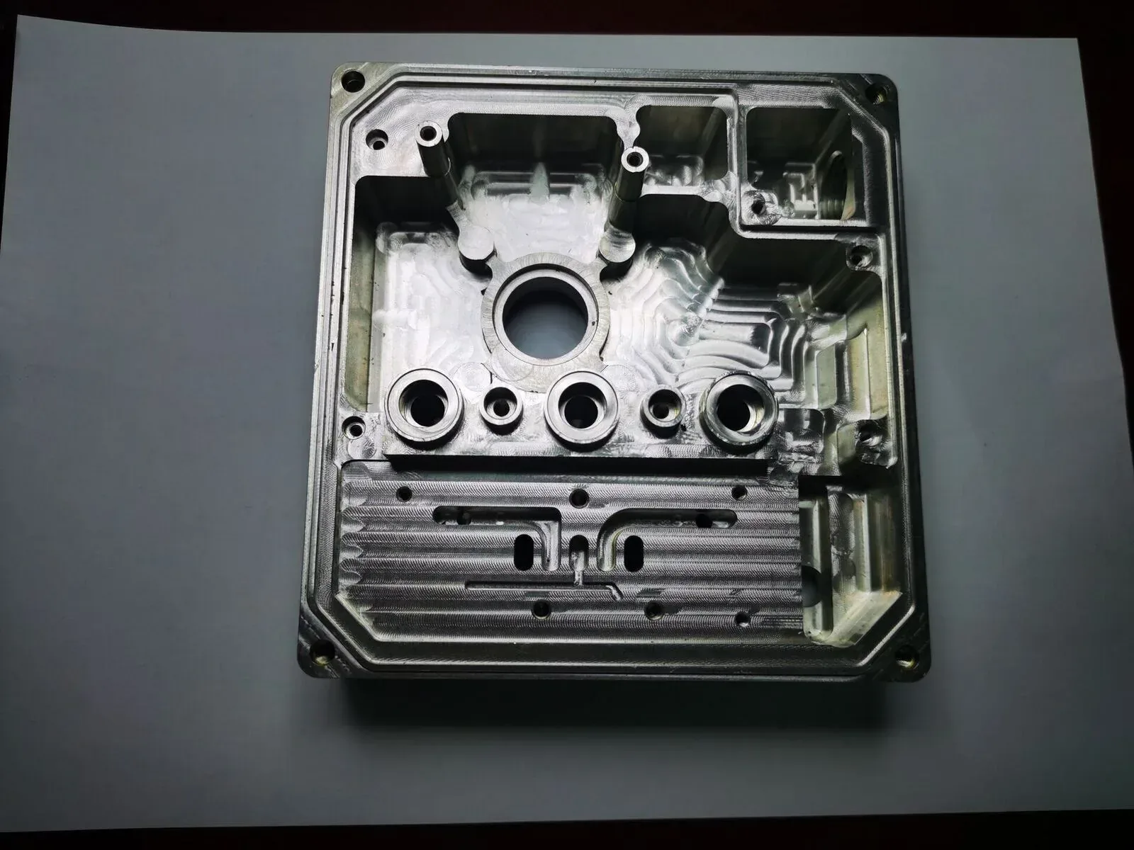 Anodized aluminium machined component with critical bores and threads